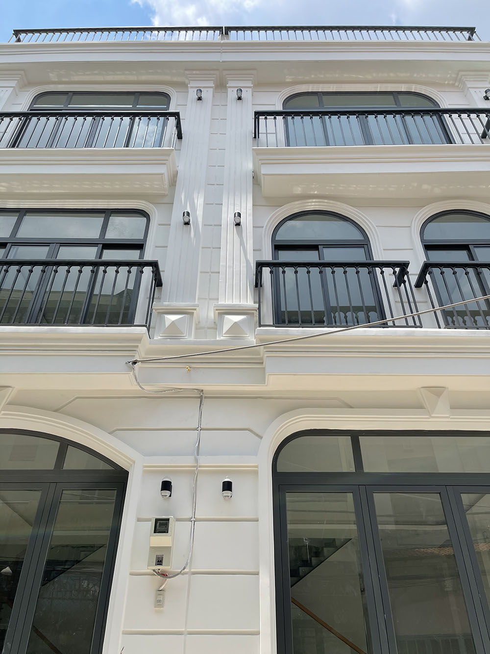 Tuyệt phẩm 3 lầu (5x14,5) thiết kế Cổ Điển,mới 100% hẻm ôtô vào tận nhà Nguyễn Thượng Hiền, B.Thạnh